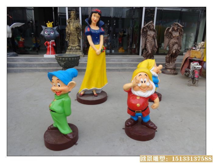 白雪公主与小矮人雕塑