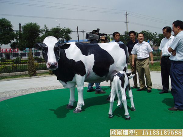 北京三元食品股份有限公司设计制作奶牛形象雕塑