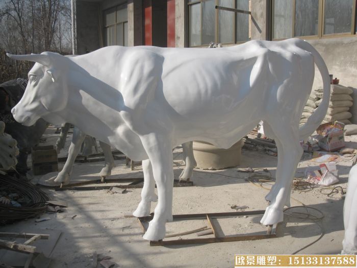玻璃钢牛雕塑专业制作