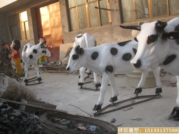 制奶厂，奶牛雕塑制作