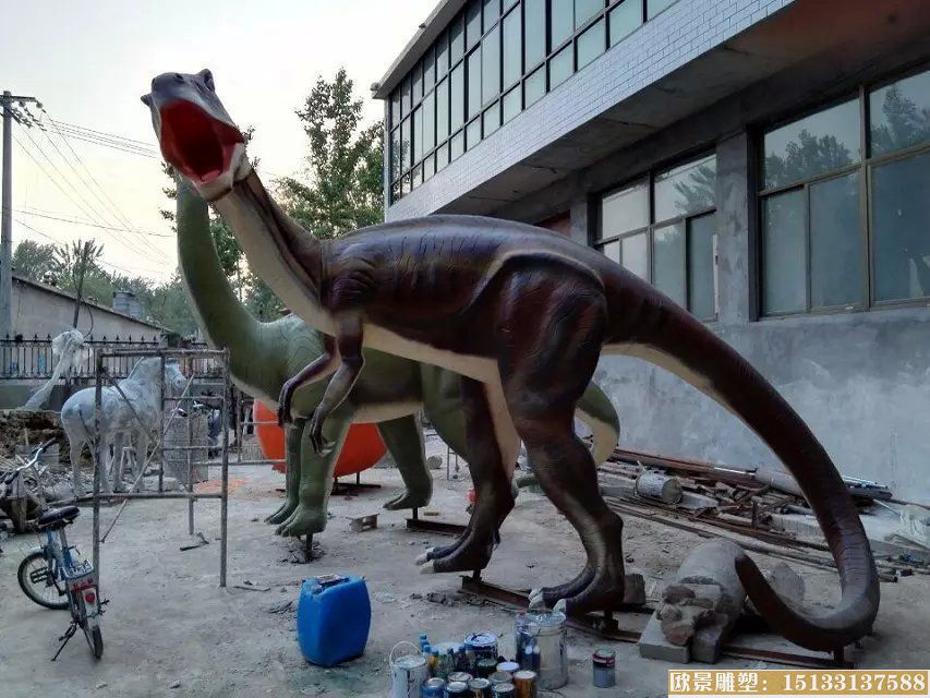 恐龙雕塑，玻璃钢仿真动物雕塑